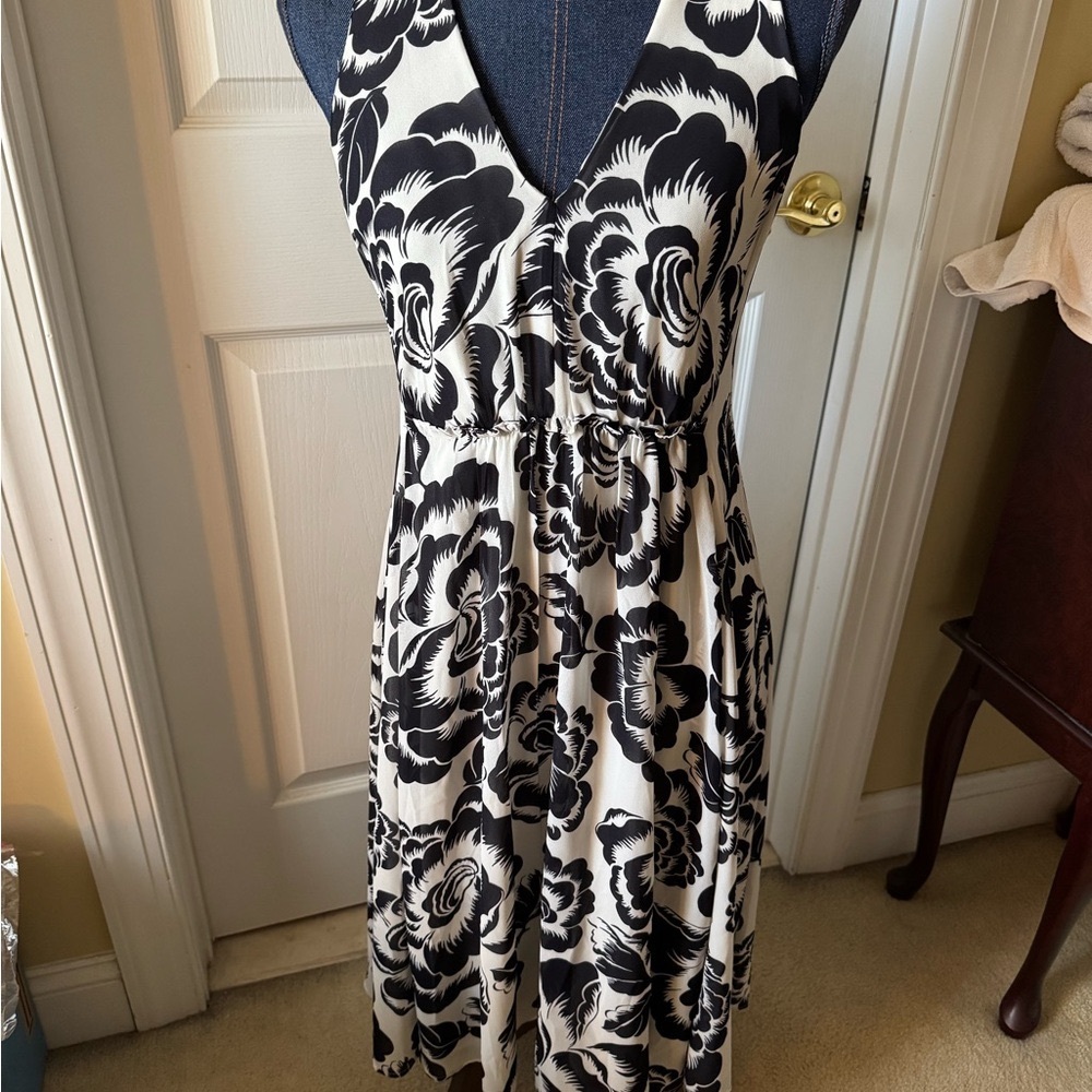 Ann Taylor Elegant Black and White printed Floral Dress SZ S